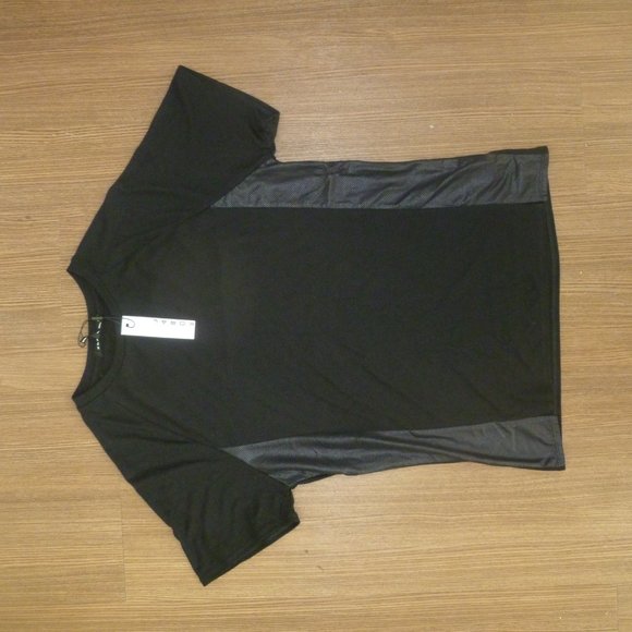 Koral Black Tee - Picture 4 of 4